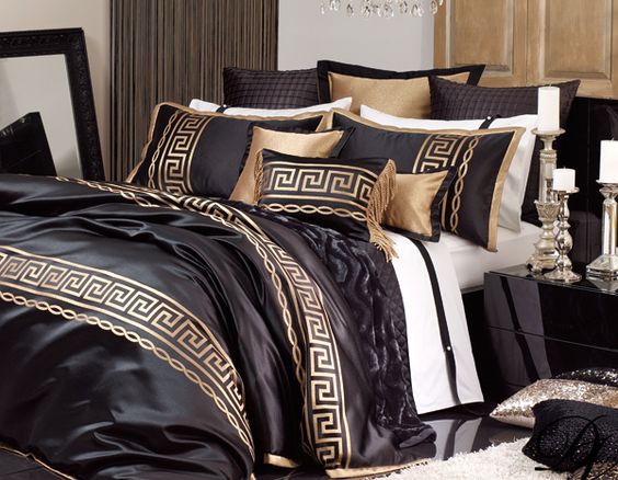8 Pcs Luxury Greek Embossed Duvet set