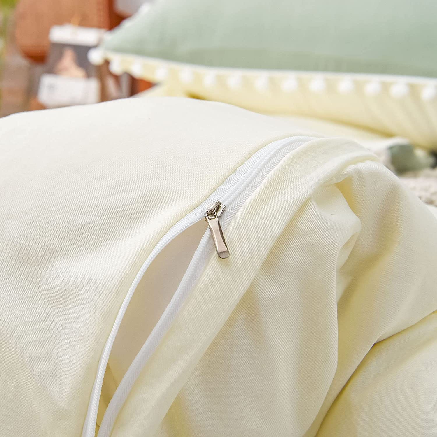 6 pieces Reversible pom pom duvet set Green/Cream
