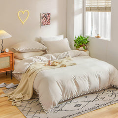 6 pieces pom pom duvet set Cream
